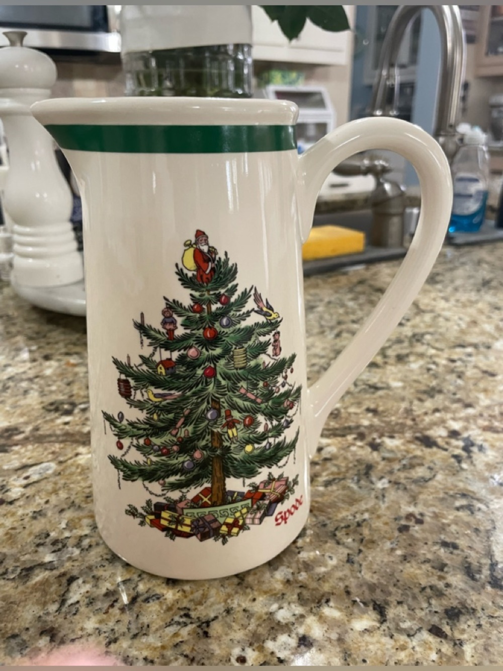 Spode Christmas tree vase or beverage pitcher, new perfect condition